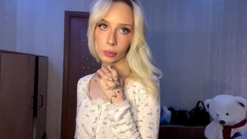 Margot online show from 11/20/25, 02:17