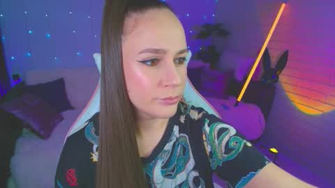 Dia  online show from 10/15/25, 09:26