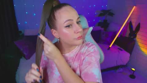 Dia  online show from 11/09/25, 12:03