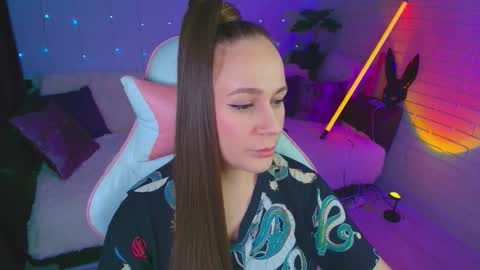 Dia  online show from 11/12/25, 07:35