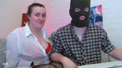 Snapshot of pepper_corn chatting on 12/05/24, 03:17 Olga and Kirill online show from 12/05/24, 03:17