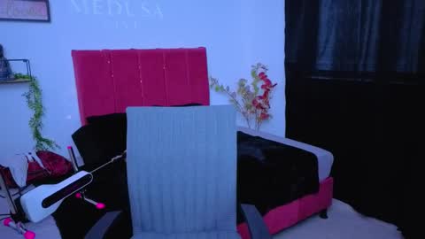 Snapshot of pequitasmedusa9 chatting on 10/07/25, 07:55 pequitasmedusa9 online show from 10/07/25, 07:55