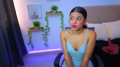 Snapshot of pequitasmedusa9 chatting on 10/14/25, 07:03 pequitasmedusa9 online show from 10/14/25, 07:03