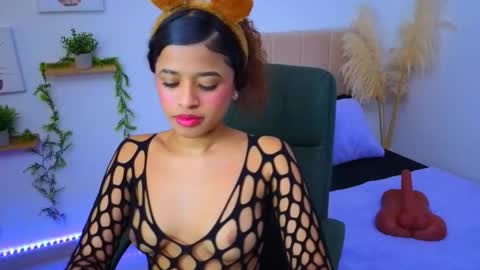 Snapshot of pequitasmedusa9 chatting on 10/22/25, 06:07 pequitasmedusa9 online show from 10/22/25, 06:07