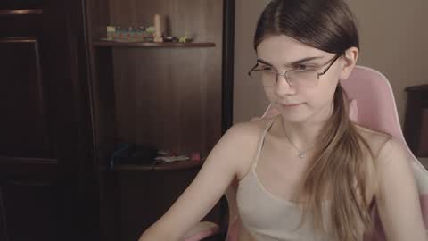 Snapshot of peralez_f chatting on 12/10/24, 11:19 Farida online show from 12/10/24, 11:19
