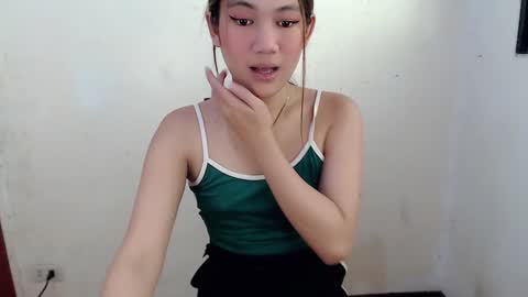 Snapshot of perfect_goddess69 chatting on 02/26/25, 01:21 Reign online show from 02/26/25, 01:21