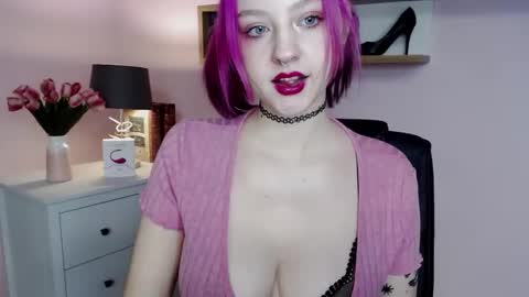 Snapshot of perfect_madeline chatting on 01/12/25, 02:41 Madeline online show from 01/12/25, 02:41