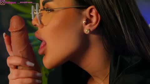 Dee online show from 01/21/25, 01:00