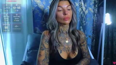 Snapshot of perfecttbaby77n chatting on 10/28/25, 07:23 Anna online show from 10/28/25, 07:23