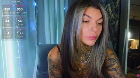 Snapshot of perfecttbaby77n chatting on 11/17/25, 07:36 Anna online show from 11/17/25, 07:36