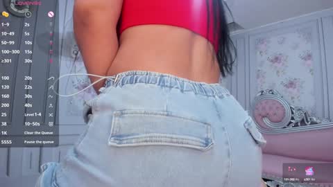 Snapshot of perla_milf4u chatting on 12/19/24, 08:55 PERLA online show from 12/19/24, 08:55