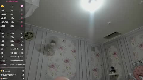 Snapshot of perla_milf4u chatting on 01/14/25, 11:05 PERLA online show from 01/14/25, 11:05