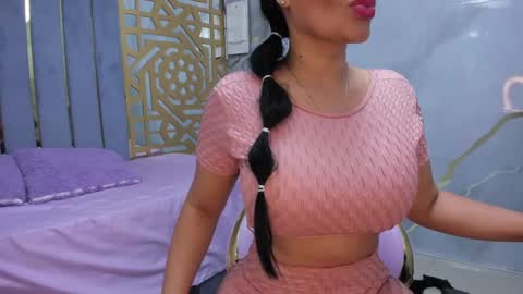 Snapshot of perla_milf4u chatting on 02/08/25, 10:29 PERLA online show from 02/08/25, 10:29