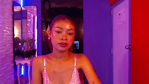 Snapshot of perla_st chatting on 02/20/25, 12:15 Perla online show from 02/20/25, 12:15