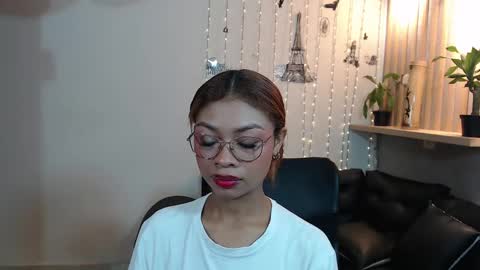 Snapshot of perla_st chatting on 02/24/25, 12:59 Perla online show from 02/24/25, 12:59