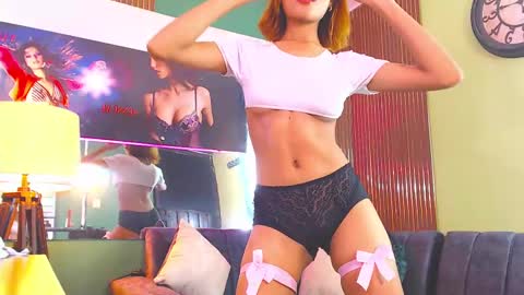 Snapshot of perla_st chatting on 02/27/25, 05:26 Perla online show from 02/27/25, 05:26