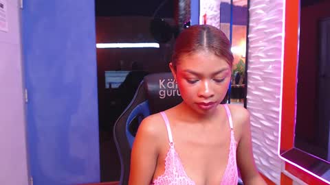 Snapshot of perla_st chatting on 02/28/25, 06:20 Perla online show from 02/28/25, 06:20