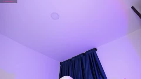 Snapshot of perlaa7 chatting on 11/14/25, 09:46 Perla online show from 11/14/25, 09:46