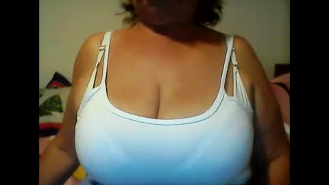 Snapshot of perlita070822 chatting on 01/01/25, 06:58 perlita070822 online show from 01/01/25, 06:58