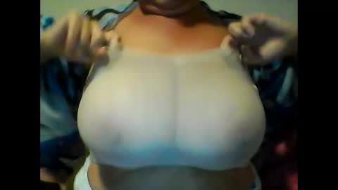 Snapshot of perlita070822 chatting on 02/01/25, 04:24 perlita070822 online show from 02/01/25, 04:24