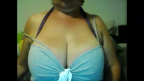 Snapshot of perlita070822 chatting on 02/14/25, 05:09 perlita070822 online show from 02/14/25, 05:09