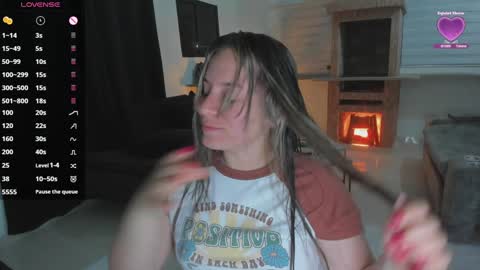 Snapshot of persefone_saira chatting on 01/22/25, 11:21 Marie online show from 01/22/25, 11:21