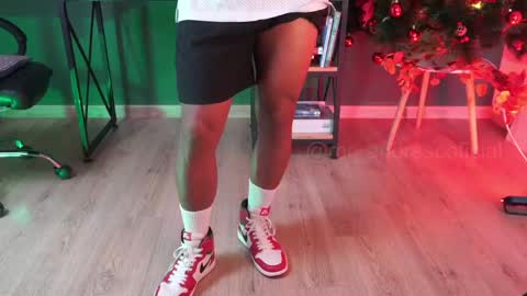 Snapshot of perseoo_88 chatting on 12/28/24, 05:25 andres online show from 12/28/24, 05:25