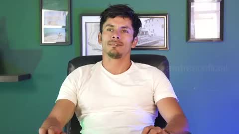 Snapshot of perseoo_88 chatting on 11/25/25, 05:46 andres online show from 11/25/25, 05:46