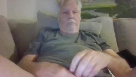 Snapshot of pervdude01 chatting on 12/19/24, 10:13 Nut4aNickel online show from 12/19/24, 10:13