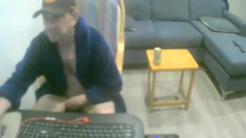 Snapshot of perver696969 chatting on 10/20/25, 11:43 sex adicted online show from 10/20/25, 11:43