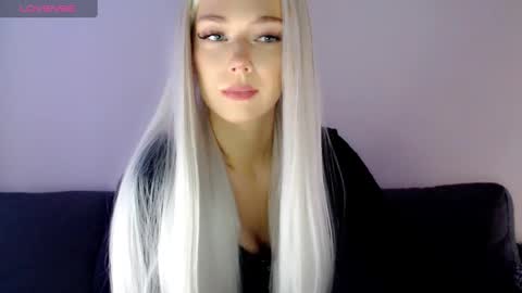 Snapshot of pervyblonde chatting on 01/02/25, 12:24 Isabella online show from 01/02/25, 12:24