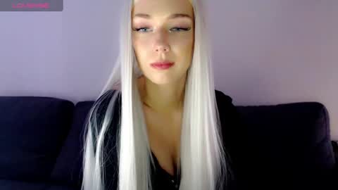 Snapshot of pervyblonde chatting on 01/03/25, 11:35 Isabella online show from 01/03/25, 11:35