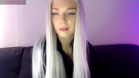 Snapshot of pervyblonde chatting on 01/27/25, 11:32 Isabella online show from 01/27/25, 11:32