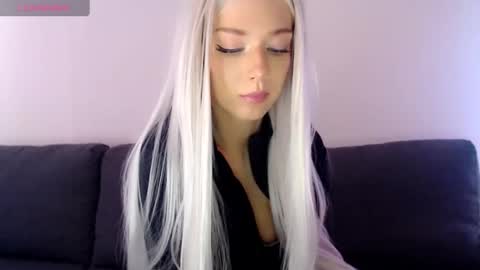 Snapshot of pervyblonde chatting on 02/09/25, 11:14 Isabella online show from 02/09/25, 11:14