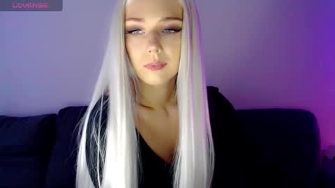 Snapshot of pervyblonde chatting on 02/28/25, 07:58 Isabella online show from 02/28/25, 07:58