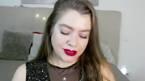 Snapshot of petersemily chatting on 12/08/24, 06:28 Peters Emily online show from 12/08/24, 06:28