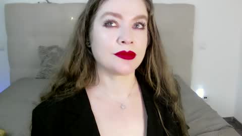 Snapshot of petersemily chatting on 01/09/25, 08:33 Peters Emily online show from 01/09/25, 08:33