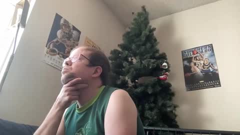 Snapshot of petert32 chatting on 09/16/25, 05:14 Peter online show from 09/16/25, 05:14