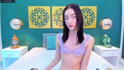Snapshot of petiite_aliice chatting on 01/25/25, 05:30 Alice online show from 01/25/25, 05:30