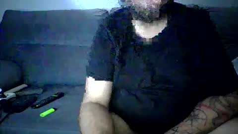 Snapshot of petit1985 chatting on 10/21/25, 07:14 Francescco online show from 10/21/25, 07:14