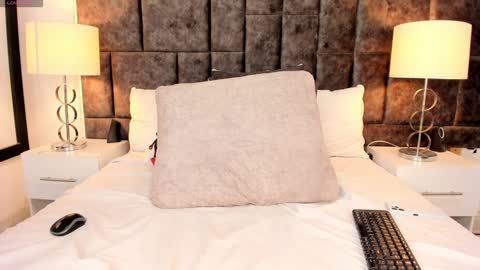 Snapshot of petit_rosseowo chatting on 02/02/25, 01:23 Im Rosse but u can call me Rossie or Rosita . online show from 02/02/25, 01:23