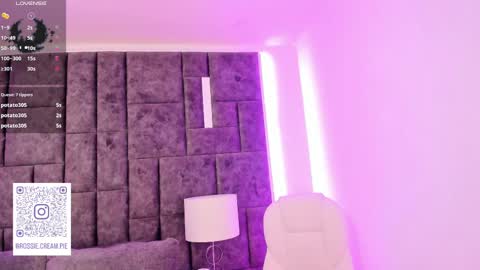 Snapshot of petit_rosseowo chatting on 03/07/25, 01:53 Im Rosse but u can call me Rossie or Rosita . online show from 03/07/25, 01:53