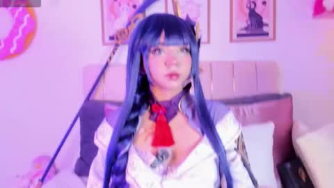 Snapshot of petit_rosseowo chatting on 10/29/25, 11:50 Im Rosse but u can call me Rossie or Rosita . online show from 10/29/25, 11:50