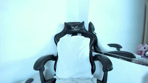 petite_amor online show from 10/06/25, 07:55