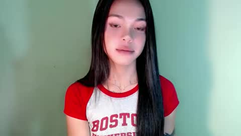 Snapshot of petite_angelx chatting on 10/28/25, 12:58 angel online show from 10/28/25, 12:58