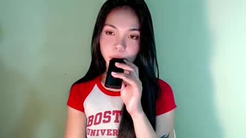 Snapshot of petite_angelx chatting on 11/02/25, 12:46 angel online show from 11/02/25, 12:46