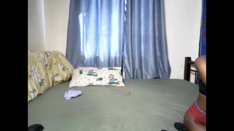 petite_funnie online show from 10/14/25, 07:31