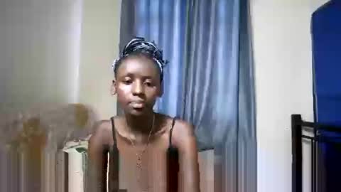 petite_funnie online show from 10/28/25, 07:56