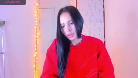 Snapshot of petite_linda chatting on 03/08/25, 08:33 Linda online show from 03/08/25, 08:33
