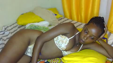 Snapshot of petite_tanya chatting on 01/25/25, 05:07 Tanya online show from 01/25/25, 05:07